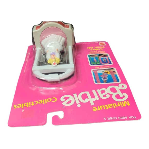 Vintage 1989 Mattel Miniature Barbie  "Happy Holidays Barbie 1988" - Picture 11 of 12